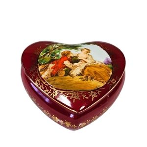 Vtg Rococo Porcelain Hand-Painted Heart Shaped Trinket Box Gold Trim F. Boucher